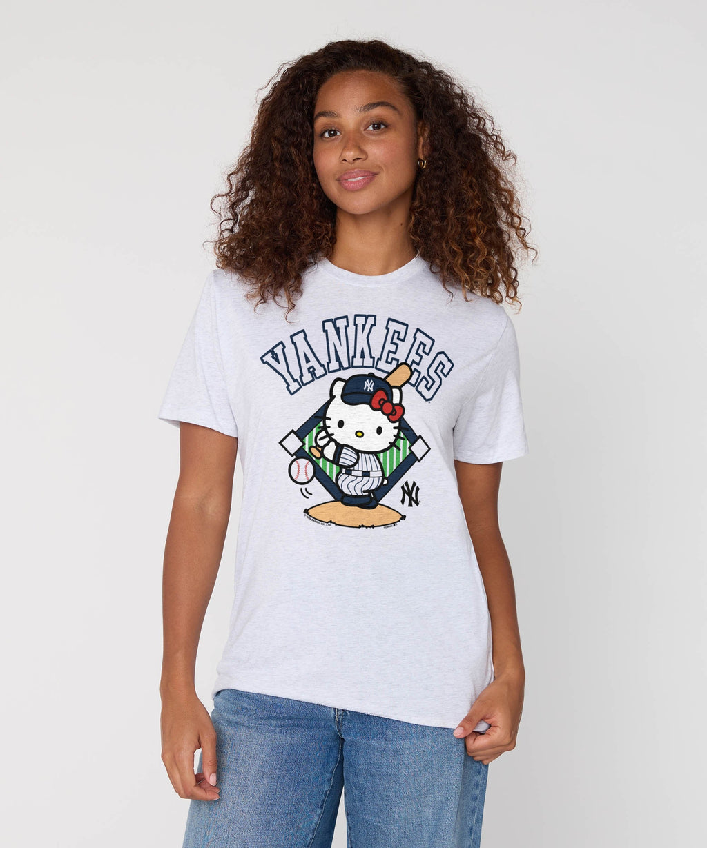 Hello Kitty x New York Yankees Swing product image 3
