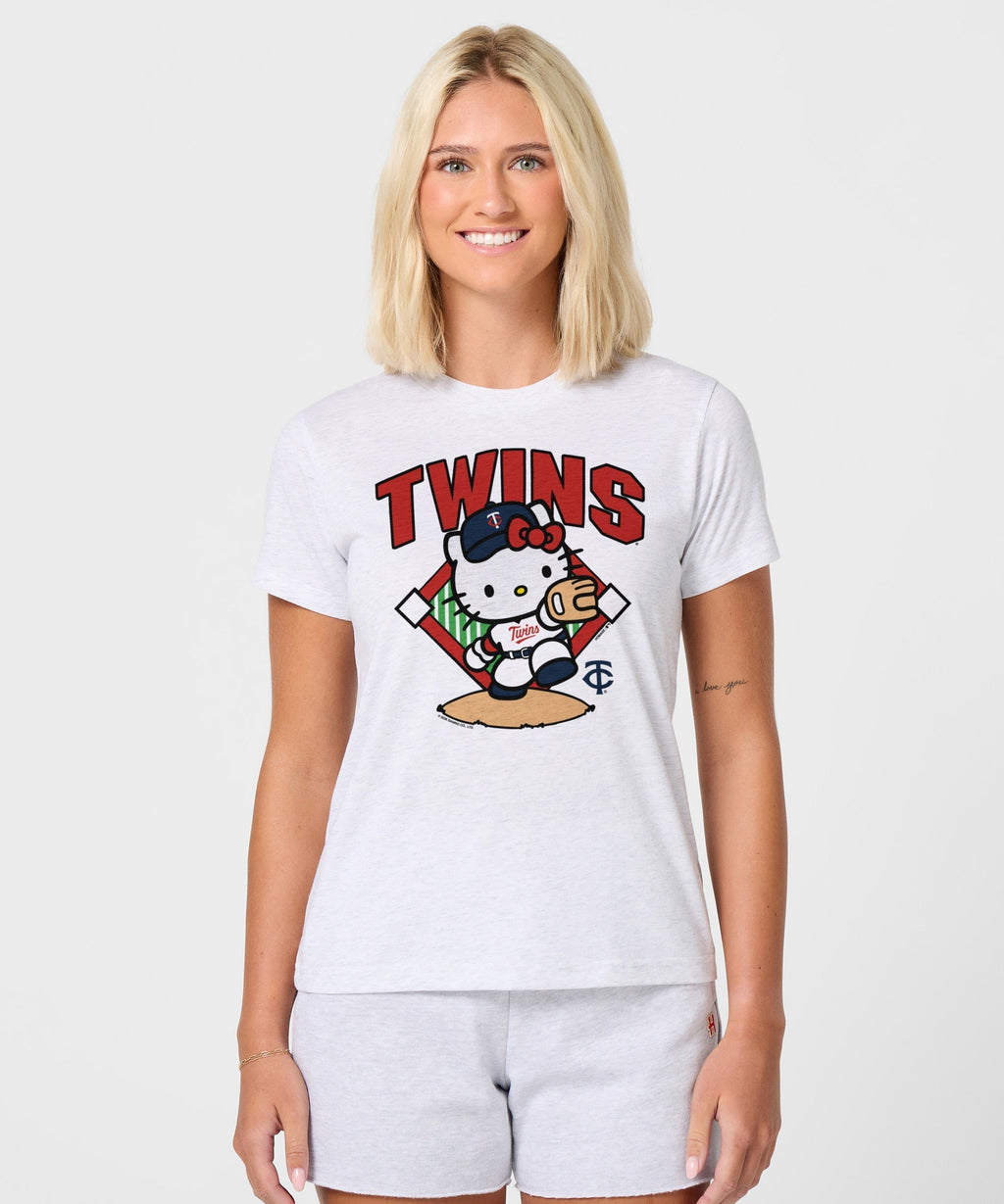 Women's Hello Kitty x Minnesota Twins Throw product image 3