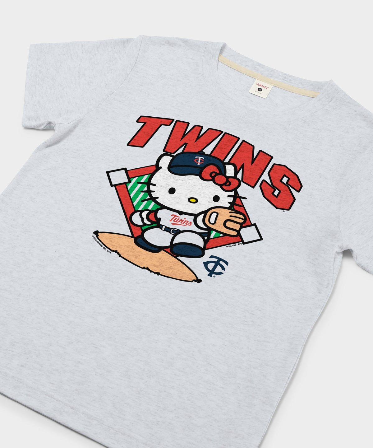 Women's Hello Kitty x Minnesota Twins Throw product image 2
